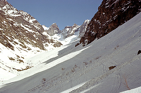 alpinisme/ecrins/2002_03_larmesduchaos/larmes_du_chaos-0302-05.jpg