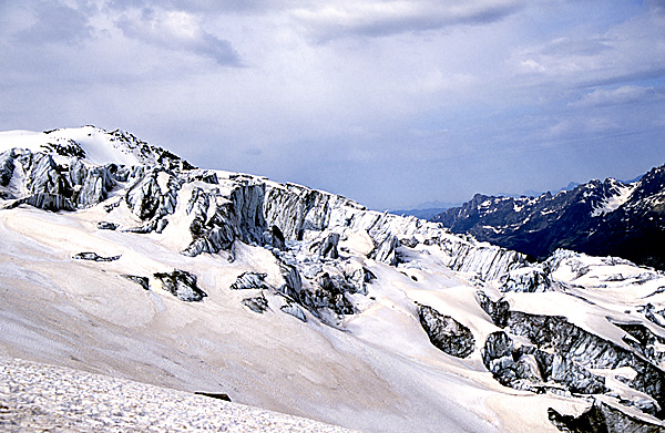 alpinisme/mont-blanc/2002_06_chardonnet/chardonnet-0602-08.jpg