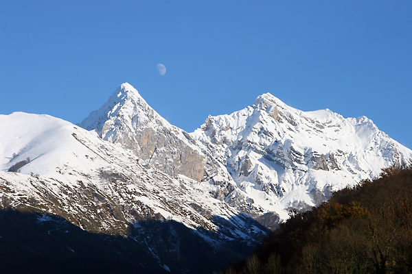 alpinisme/pyrenees/2005_12_pic_des_moines/2005_1463.jpg