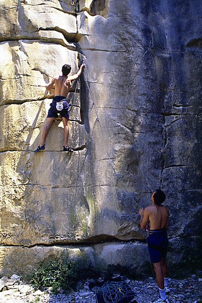 escalade/couennes/2001_05_etoilenoire/etoilenoire-47689-17.jpg