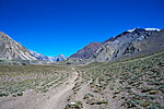 En arrivant sur Confluencia, au fond Cerro de Los